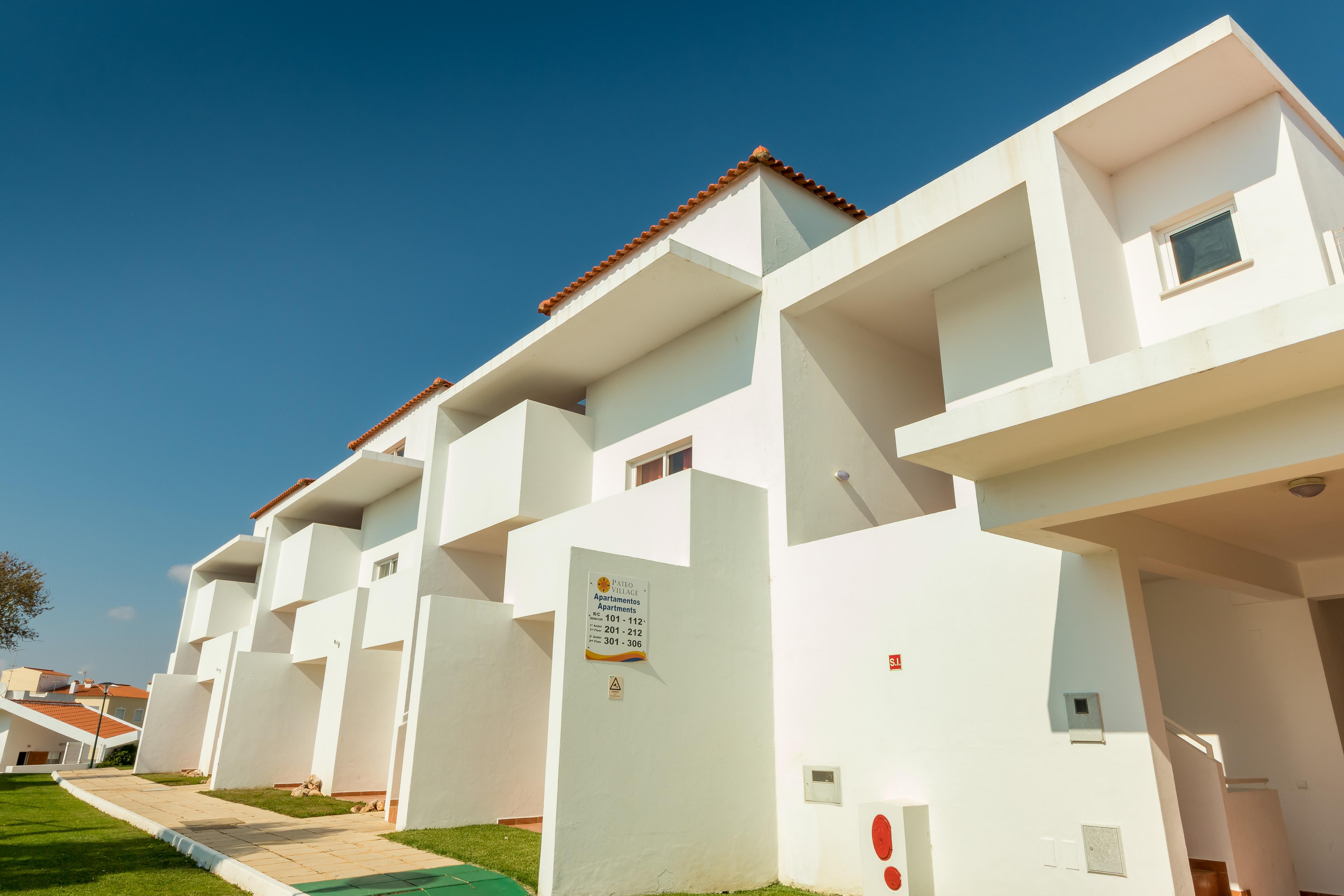 Pateo Village Apartahotel 3*
